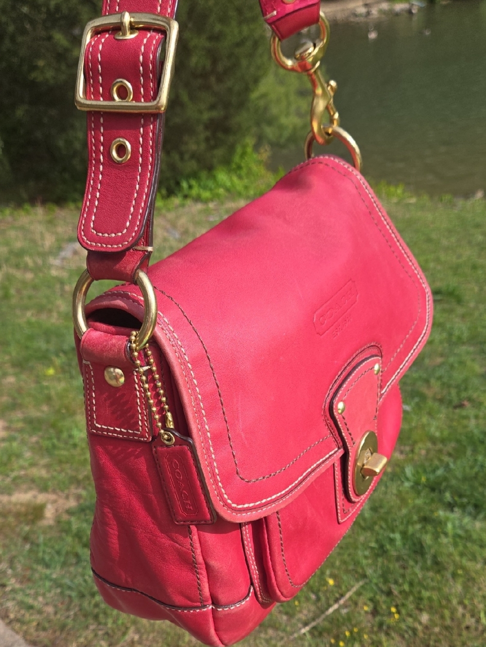 COACH Ali Turn-lock Shoulder Bag Raspberry 65th Anniversary Legacy Vintage Y2K - Picture 4 of 11